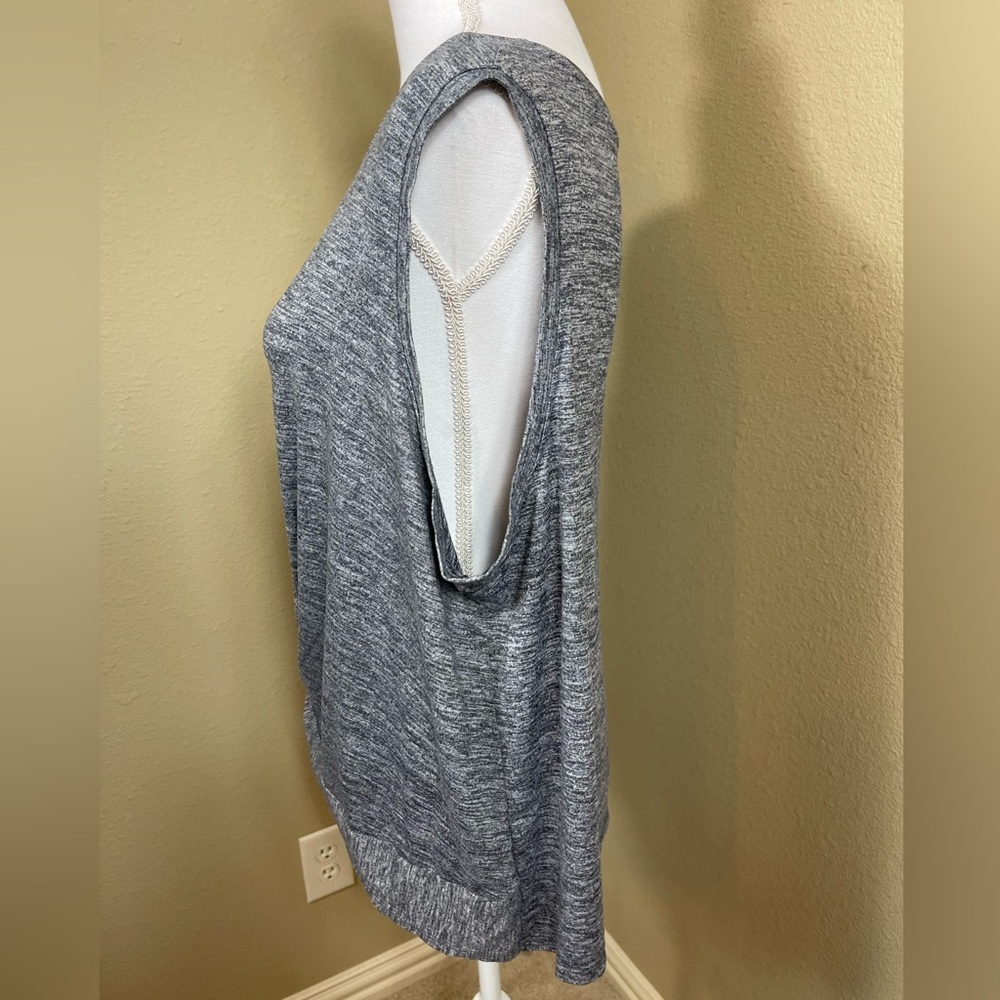 Yogalicious size XL sleeveless work out top - Picture 3 of 7